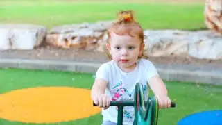 Ariana goes to play scooter at the playground | Meet a new girlfriend!