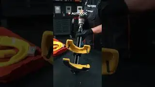 🗜️ How a spring compressor works | AUTODOC #shorts