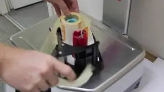 Заправка этикетки в весы с кассетой