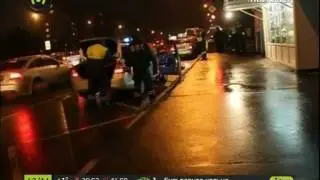 Автобус переехал пассажира на остановке в Москве