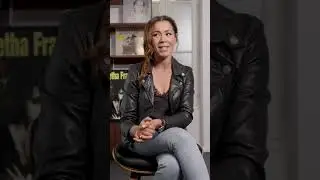 Chimène chante Piaf - Episode 7: "L'homme à la moto" #ChimèneBadi #Piaf #shorts
