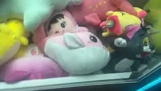 Vendi toys yellow toys toys claw machine arcade machine.