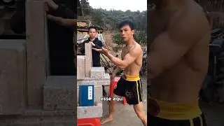 Ele quebrou um tijolo com um soco🤯