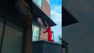 Money Heist vs Police 246 #moneyheist #parkour #police #escape #shorts #goguys