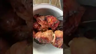 Жарим сосиски, а шашлыки уже готовы