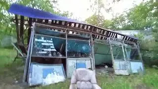 Заброшенная турбаза / прогулка / здесь живут люди!? 🤯 захожу в здания