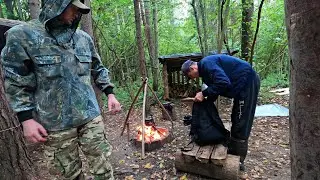 ЧТО СТАЛО С ЛЕСНЫМ ПРИЮТОМ !? СПЛАВ ДОСКИ ПО РЕКЕ К ЗАБРОШЕНОЙ ИЗБУШКЕ . ЗАВЕЗЛИ ИНСТРУМЕНТ .