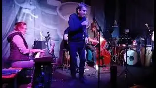 “You’d be so nice to come home to” sung by Baritone Byron