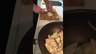 Deniz ‘in Mutfağı- Füme Etli Hamburger