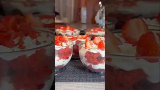 ТРАЙФЛЫ КРАСНЫЙ БАРХАТ В СТАКАНЧИКАХ С КРЕМОМ ЧИЗ 
