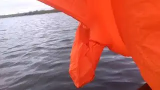 Поставили парус на байдарку. Майский заплыв по разливу.