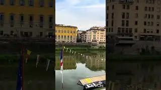 Arno River Views | Piazzale degli Uffizi | Ponte Vecchio | Florence, Italy ⚜️🇮🇹🇪🇺 | Travel #shorts