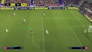 eFootball 2022 Messi di testa