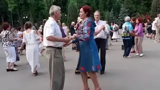 Красиво танцуют потенциальные подписчики "Клипы Шансона" под замечательные композиции  Кулешова,