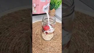 Breakfast from a jar - overnight oats