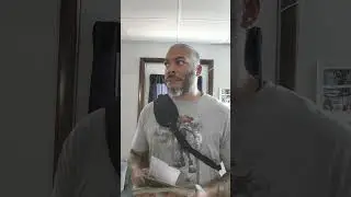 Wrong house, buddy🤣 #comedy #funny #funnyvideos #bigdaddyleo