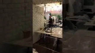 Зеркальная стена из акрила толщиной 3 мм. Панели вырезаны лазерным станком. Размеры стены 215 х 160