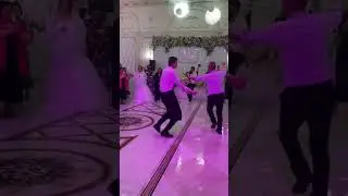 Официант 2