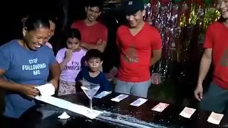 VIRAL game this Christmas | Tissue Paper Game 😁