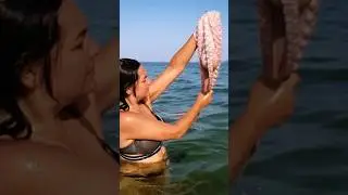 The Beauty and the Giant Octopus!!! #royallqt
