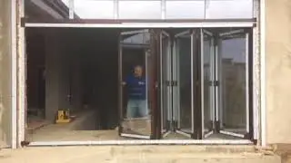 Алюминиевые двери Гармошка ALUTECH