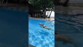 swim swim swimming 🥽♥️ 
