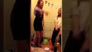 Села на штырь задницей. Ржачь