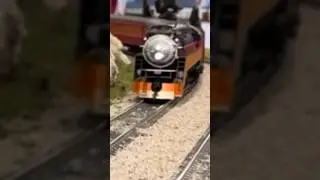 SP 4449 Pulls 9 Passengers (HO Scale Short Video)