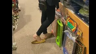 Candid shoeplay by vlogger | Original link is in the description