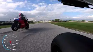 BMW S1000RR vs Ducati Panigale 1299S  |  Road America