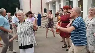 26.08.23г..."БАБУШКА ЗДОРОВА"... гр. Гуляночка... звучит в Гомельском парке...