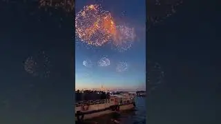 Праздничный салют в Санкт-Петербурге на 9 мая 2022 года. День Победы.