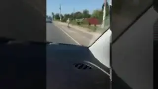 Дети бросаются под колёса