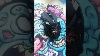 Купил новую брутальную игровую мышку😏