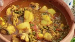 গ্রামিন পরিবেশে মাটির পাত্রে এবং মাটির চুলায় রান্না | Bangladeshi Village Cooking & Picnic