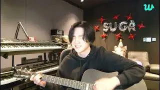 Suga singing on Weverse