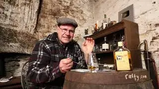 ralfy review 771 - White Horse Blended Scotch (circa 1970)