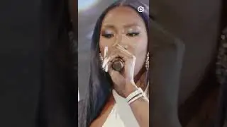 Aya Nakamura sur la scène des 