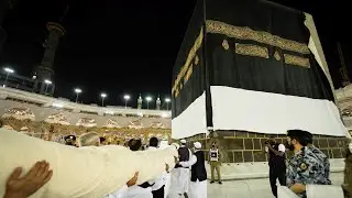 Replacing Kiswa Ghilaf e Kaaba | Hajj 2021 | Pre Recorded Live