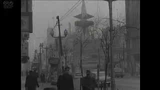 [Public Domain] 1959 (Showa 34). Japan. Tokyo. The streets around Ginza are hazy with soot.