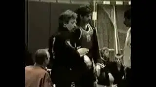 Пенчак Силат против Каратэ.