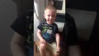 Малыш и песня про собаку