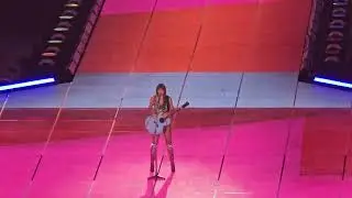 welcome to the eras tour in welsh #cardifftstheerastour taylor swift