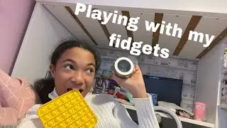 [Asmr] Playing with my fidget toys