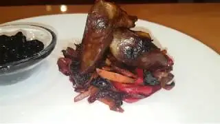 Индюшиные сердца с овощами и черносливом.