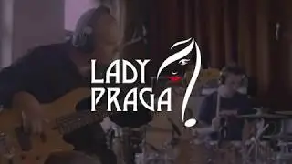 Lady Praga - Došel mi smích (official live music video at 3bees)