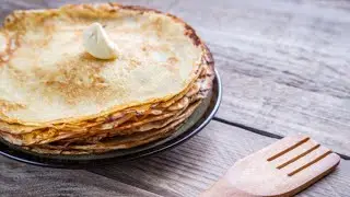Super Easy Crepe Recipe | How to make perfect thin crust CREPES home | Making Russian Style Pancakes
