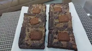 Biscoff Brownies| Eggless | How to Make Fudgy Biscoff Brownies
