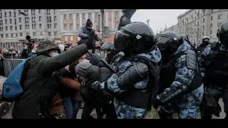 Протестующие уничтожили ГОС Авто