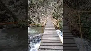 Թաքնված ջրվեժ (Հաղարծին)